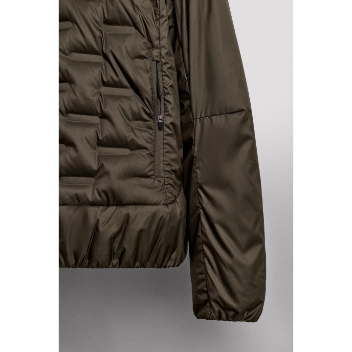 СТЕГАНАЯ БЕГОВАЯ КУРТКА С ПУХОВЫМ НАПОЛНИТЕЛЕМ