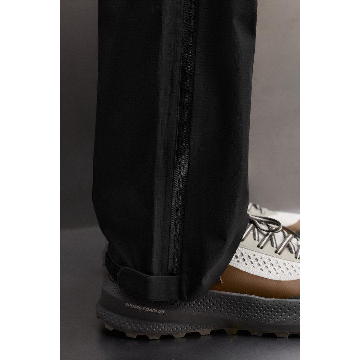 Водонепроницаемые технические штаны из мембранного материала