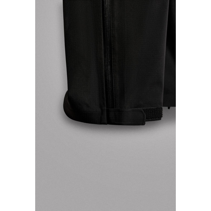 Водонепроницаемые технические штаны из мембранного материала