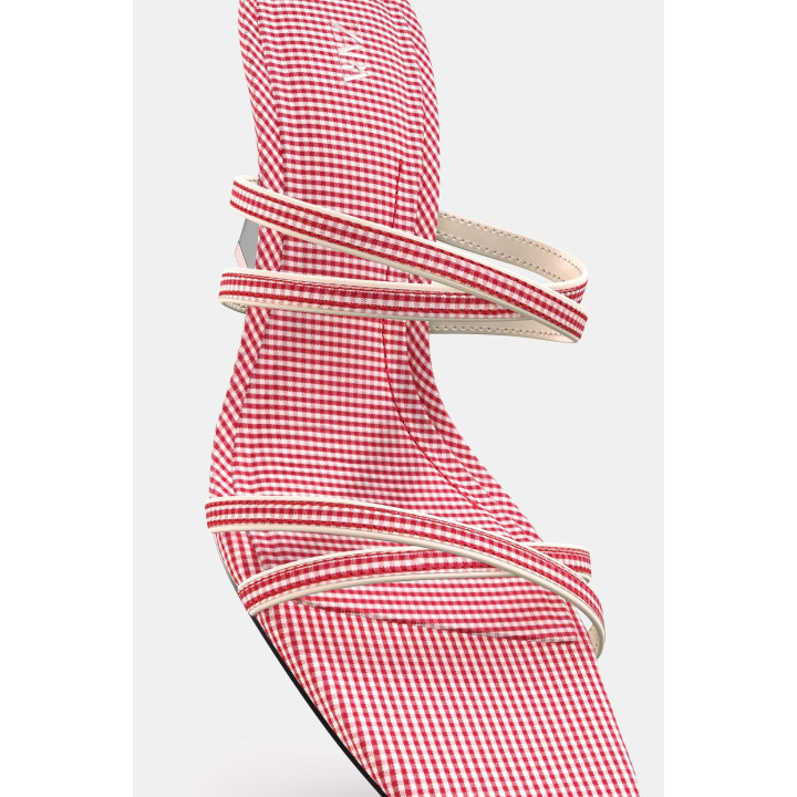 ТАНКЕТКА С КЛЕТЧАТЫМИ РЕМЕШКАМИ