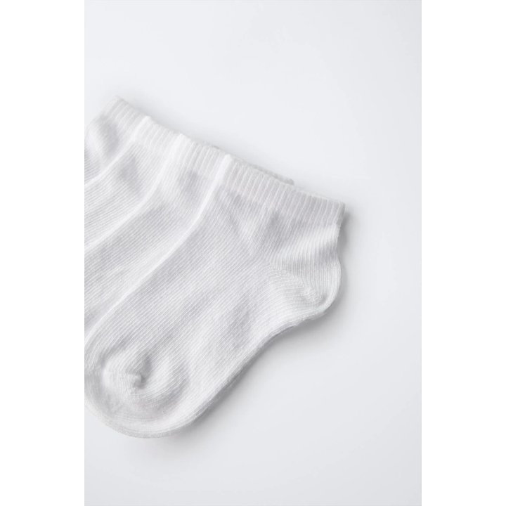 Четыре пары обычных носков до щиколотки