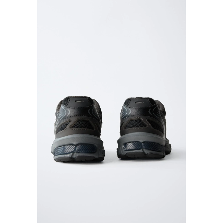 МНОГОКОМПОНЕНТНЫЕ СПОРТИВНЫЕ КРОССОВКИ