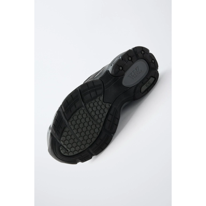 МНОГОКОМПОНЕНТНЫЕ СПОРТИВНЫЕ КРОССОВКИ