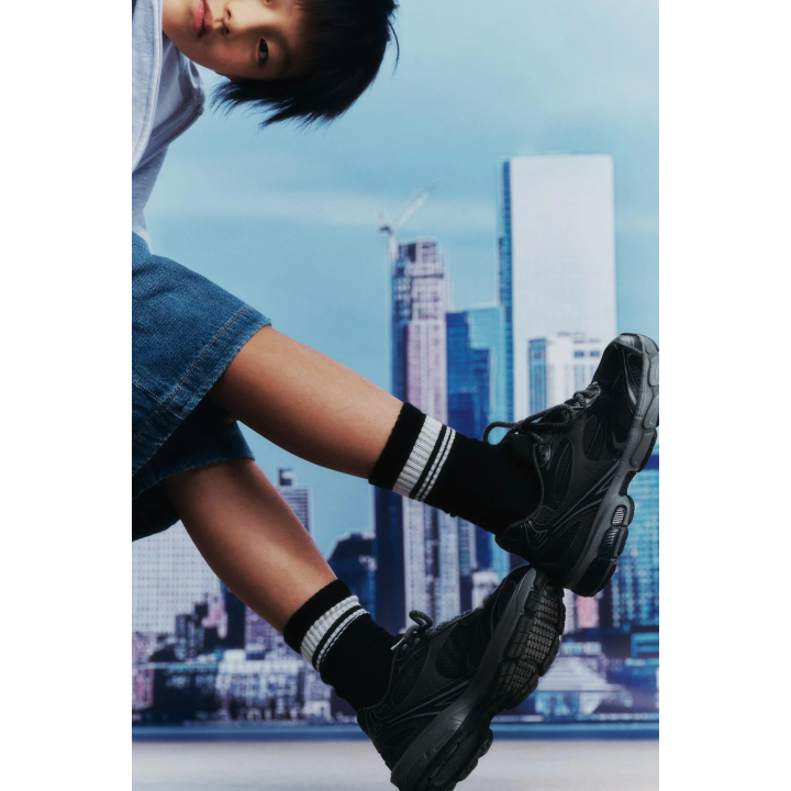 МНОГОКОМПОНЕНТНЫЕ СПОРТИВНЫЕ КРОССОВКИ