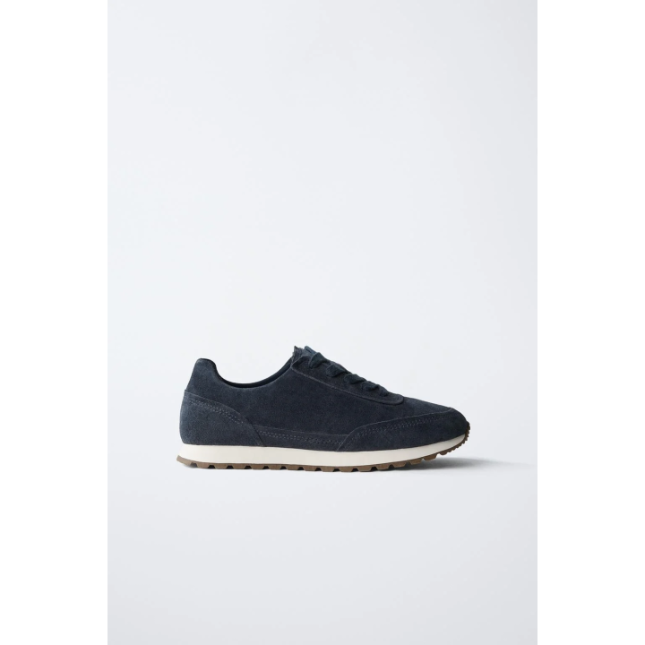 Кожаные кроссовки