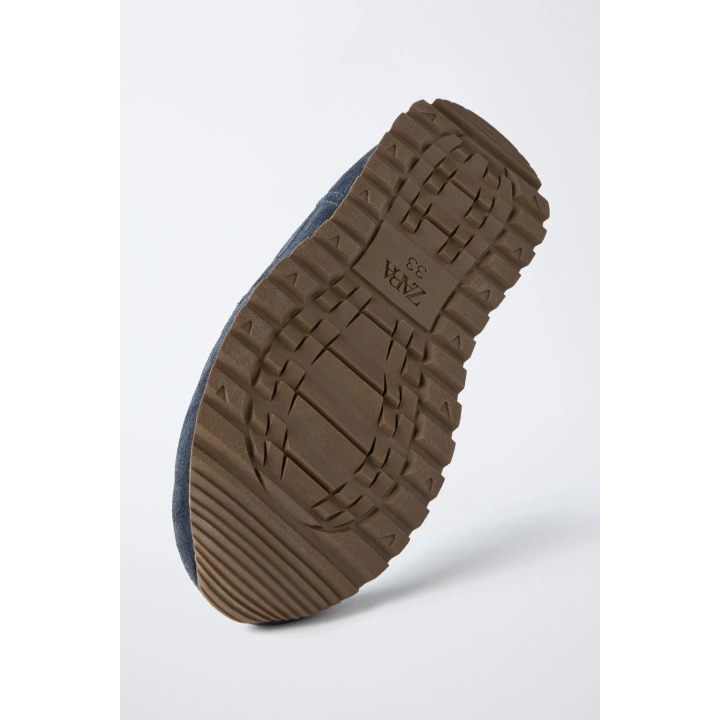 Кожаные кроссовки