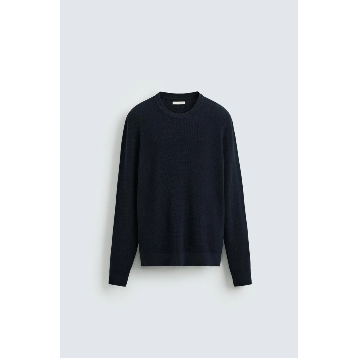 ДЖЕМПЕР КЛАССИЧЕСКОГО КРОЯ С РЕЛЬЕФНОЙ ТКАНЬЮ