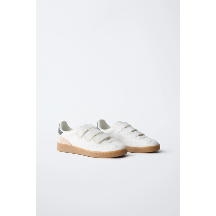 КРОССОВКИ С РЕМЕШКАМИ