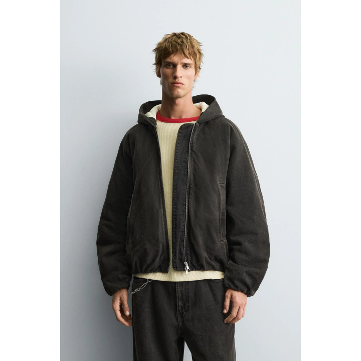 УТЕПЛЕННАЯ ДЖИНСОВАЯ КУРТКА С КАПЮШОНОМ