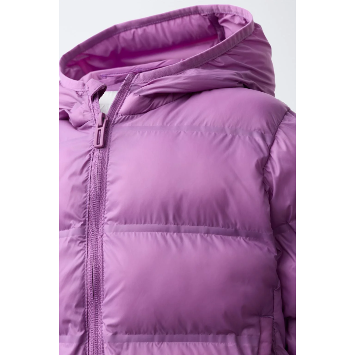 ЛЕГКАЯ СТЕГАНАЯ КУРТКА С КАПЮШОНОМ