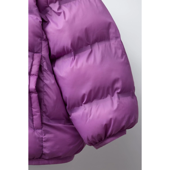 ЛЕГКАЯ СТЕГАНАЯ КУРТКА С КАПЮШОНОМ