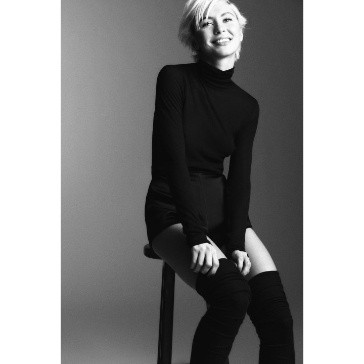 ФУТБОЛКА С ВОРОТНИКОМ-СТОЙКОЙ