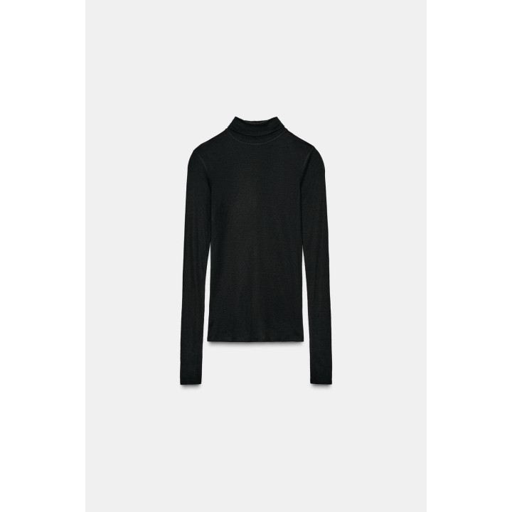 ФУТБОЛКА С ВОРОТНИКОМ-СТОЙКОЙ