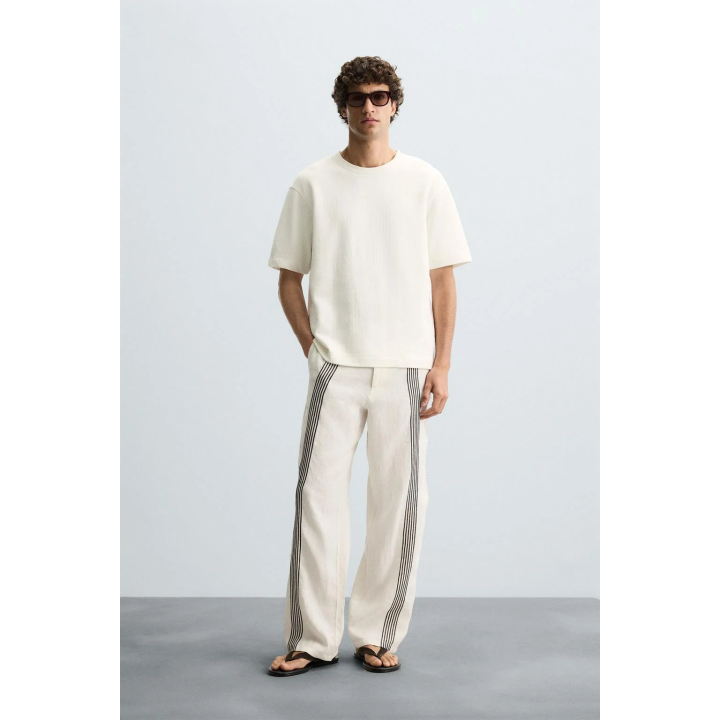 ТОЛСТОВКА REGULAR FIT ИЗ РЕЛЬЕФНОЙ ТКАНИ