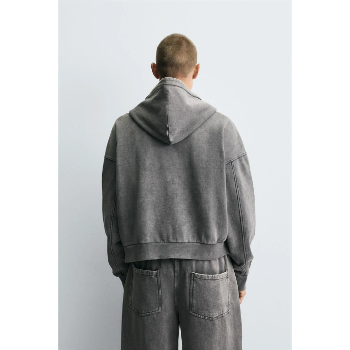 ТОЛСТОВКА С ЭФФЕКТОМ ПОТЕРТОСТИ С МОЛНИЕЙ