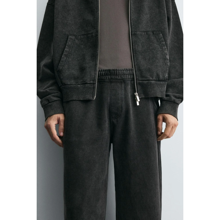 Джоггеры в свободном крое с эффектом потертости