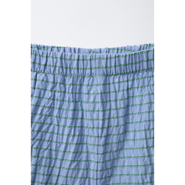 Пижама из рубашки в клетку и бермудских пижам