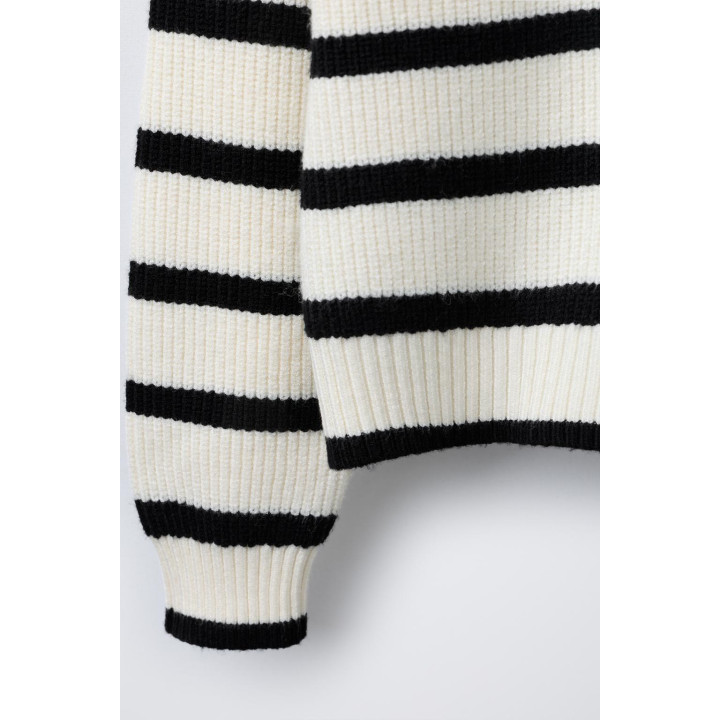 ТРИКОТАЖНЫЙ ДЖЕМПЕР В ПОЛОСКУ