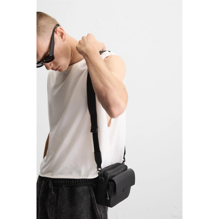 СУМКА ИЗ РЕЛЬЕФНОГО МАТЕРИАЛА