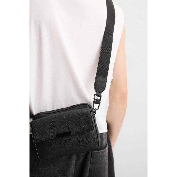 СУМКА ИЗ РЕЛЬЕФНОГО МАТЕРИАЛА