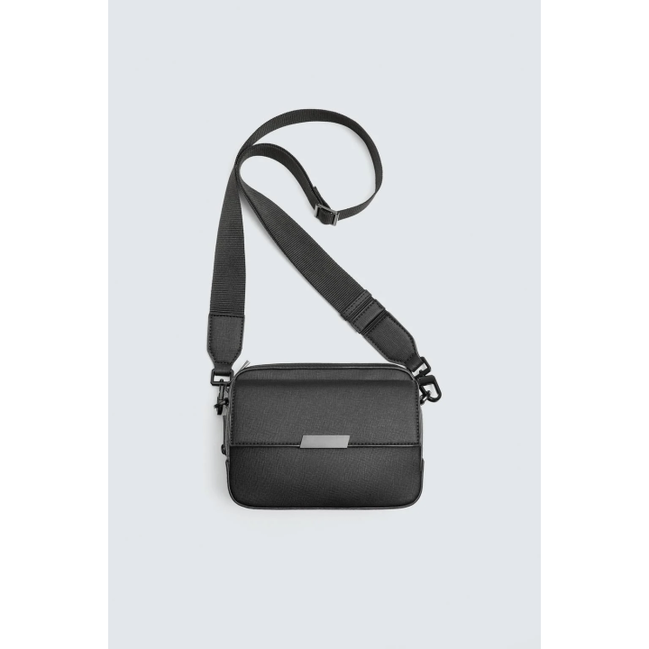 СУМКА ИЗ РЕЛЬЕФНОГО МАТЕРИАЛА