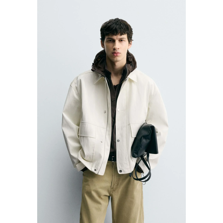 КУРТКА СВОБОДНОГО КРОЯ С БЛЕСТЯЩЕЙ ОТДЕЛКОЙ