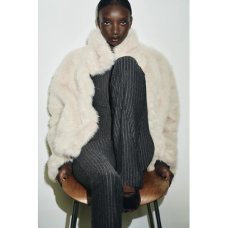 БАЛЕТКИ ИЗ ВЕЛЬВЕТА С РЕМЕШКАМИ