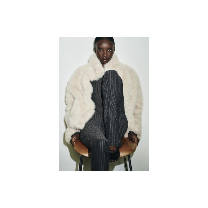 БАЛЕТКИ ИЗ ВЕЛЬВЕТА С РЕМЕШКАМИ