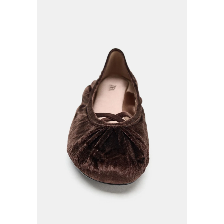 БАЛЕТКИ ИЗ ВЕЛЬВЕТА С РЕМЕШКАМИ