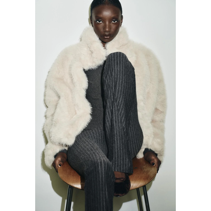 БАЛЕТКИ ИЗ ВЕЛЬВЕТА С РЕМЕШКАМИ