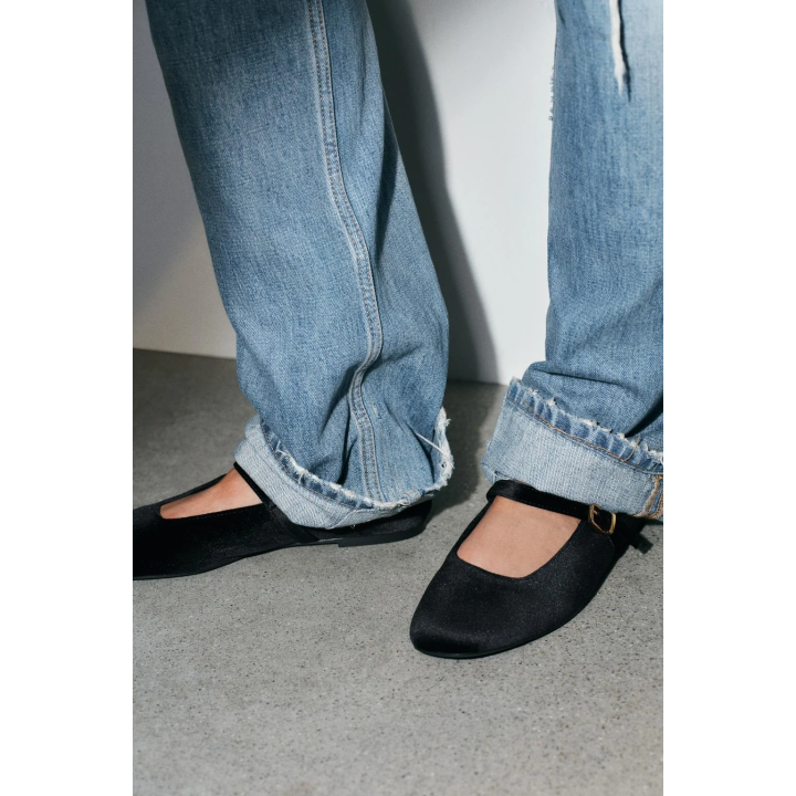 БАЛЕТКИ С ПРЯЖКОЙ ИЗ БАРХАТА