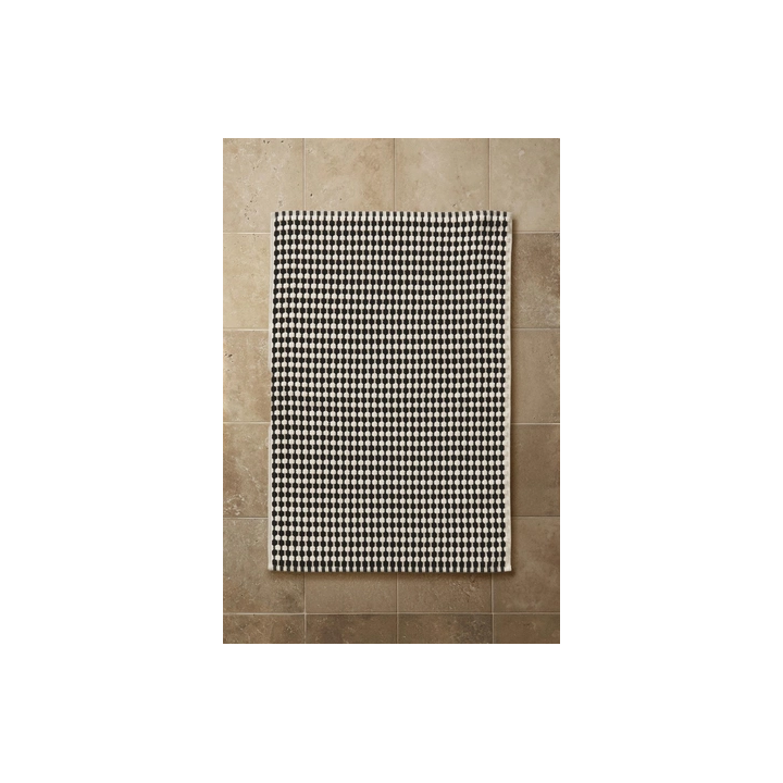 TEXTURED WAFFLE BATH MAT