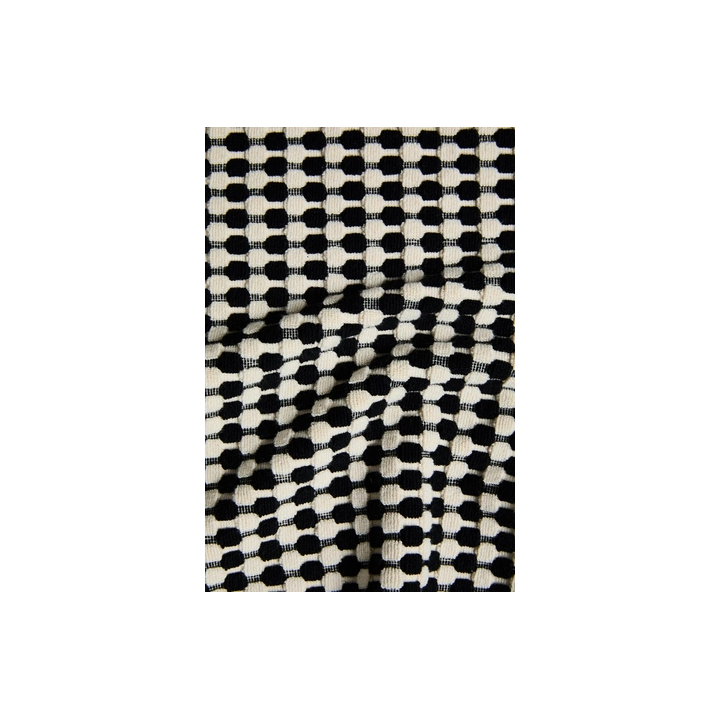 TEXTURED WAFFLE BATH MAT