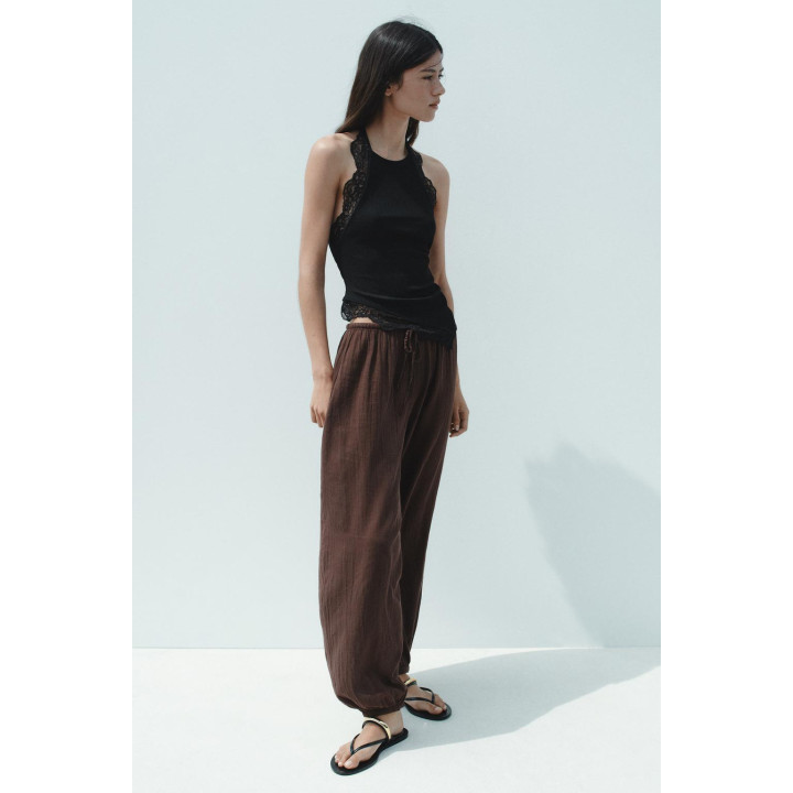 САНДАЛИИ С МЕТАЛЛИЧЕСКОЙ АППЛИКАЦИЕЙ