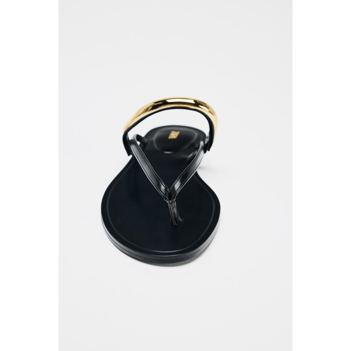 САНДАЛИИ С МЕТАЛЛИЧЕСКОЙ АППЛИКАЦИЕЙ