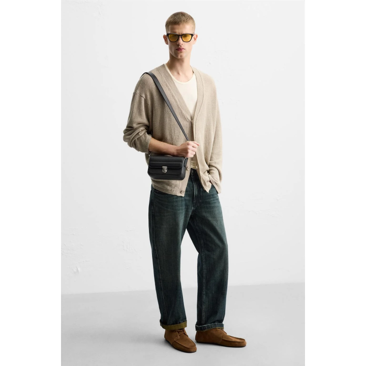 Чёрная сумка через плечо