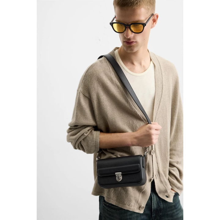 Чёрная сумка через плечо