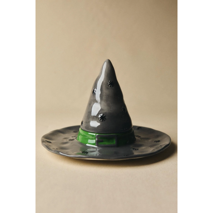 CHILDREN'S CERAMIC WITCH HAT PLATE