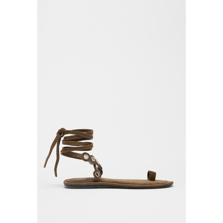 КОЖАНЫЕ САНДАЛИИ С МЕТАЛЛИЧЕСКИМИ ЛЮВЕРСАМИ