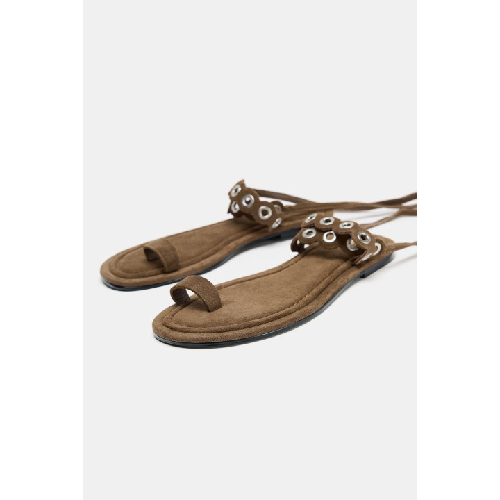 КОЖАНЫЕ САНДАЛИИ С МЕТАЛЛИЧЕСКИМИ ЛЮВЕРСАМИ