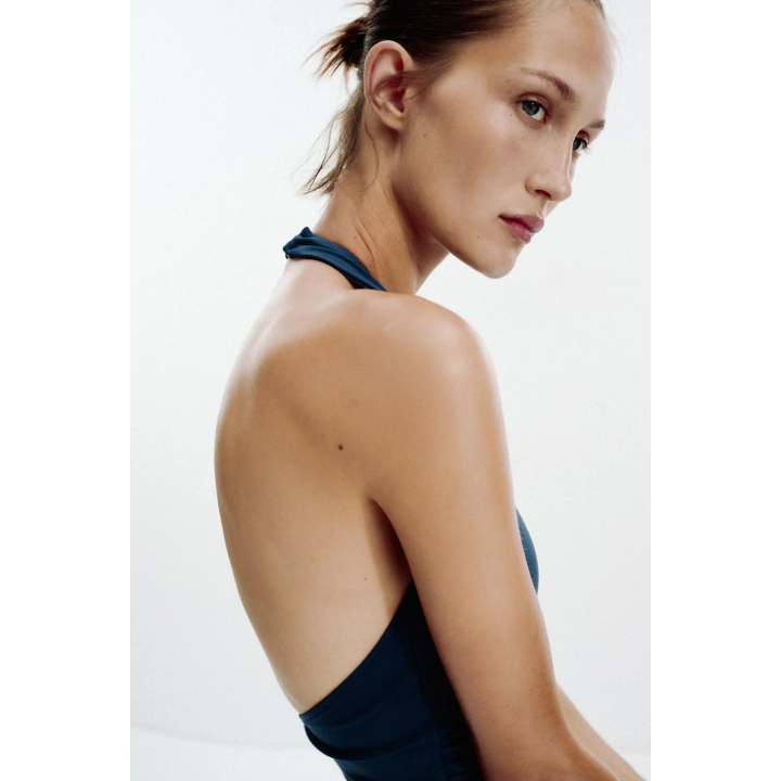 ПЛАТЬЕ ХАЛТЕР СО СБОРКАМИ