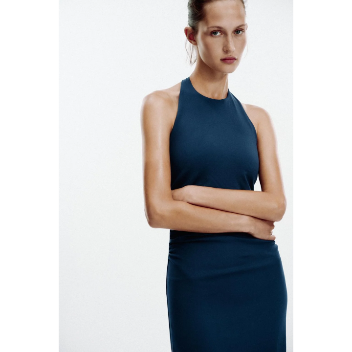 ПЛАТЬЕ ХАЛТЕР СО СБОРКАМИ