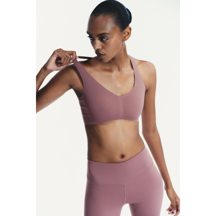 БЕСШОВНЫЙ ТОП ИЗ ПОЛИАМИДА