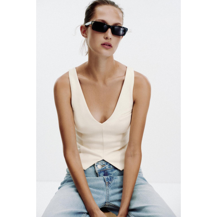 ТОП ИЗ ИНТЕРЛОКА С V-ОБРАЗНЫМ ВЫРЕЗОМ