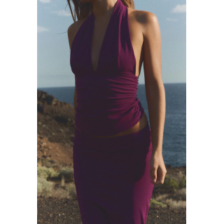 Топ сборкой на шее