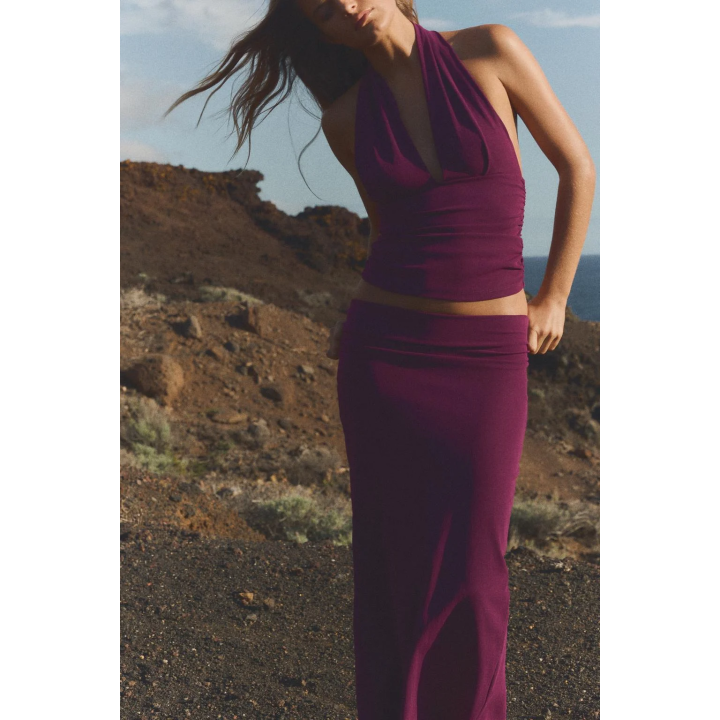 Топ сборкой на шее