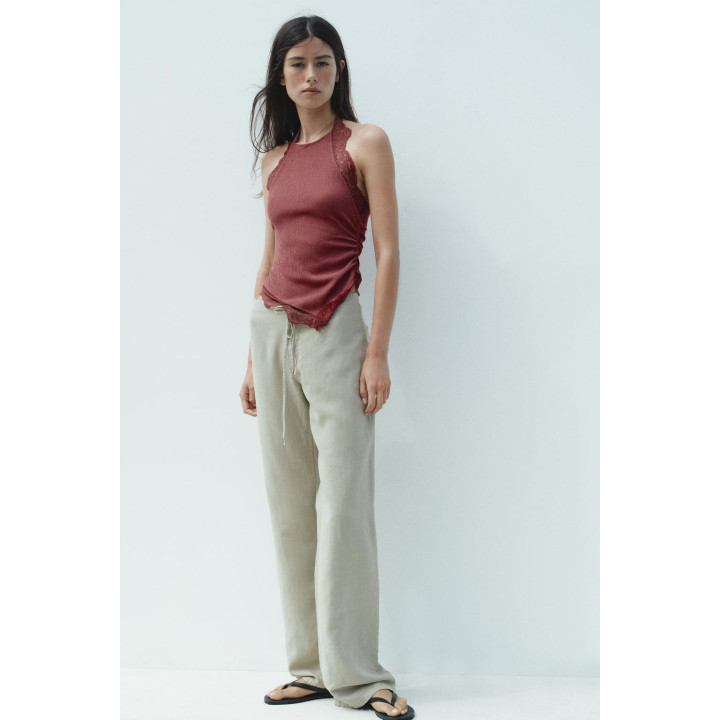 ТЕКСТУРИРОВАННЫЙ ТОП-ХАЛТЕР С КРУЖЕВОМ