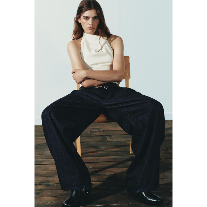 БОДИ С ГОРЛОВИНОЙ ХАЛТЕР И ОТКРЫТОЙ СПИНОЙ