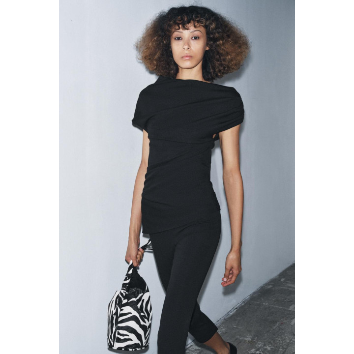 ТОП АСИММЕТРИЧНОГО КРОЯ СО СКЛАДКАМИ