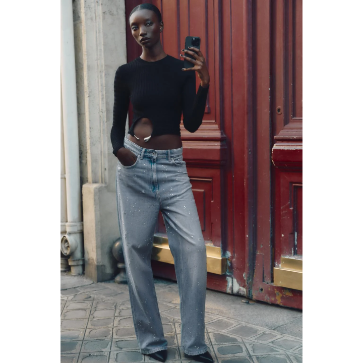 Топ с рельефным трикотажем и аппликацией